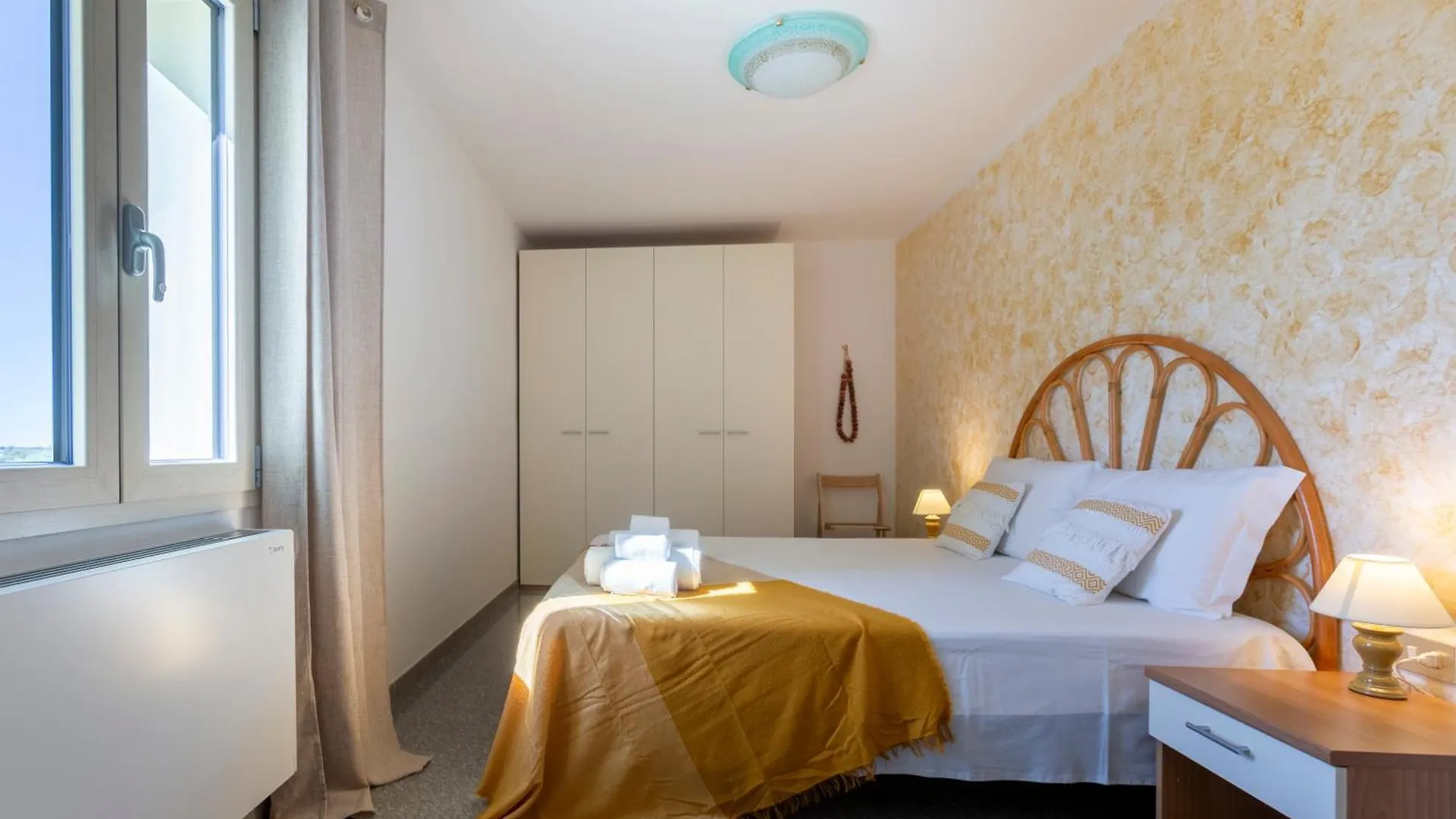 Sunrise Villa With Terrace Porto Pino Itália