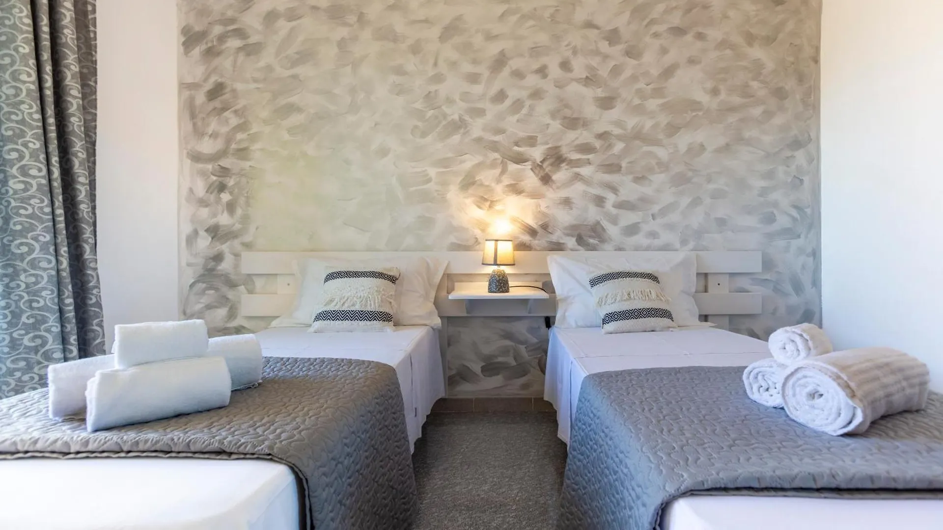 Sunrise Villa With Terrace Porto Pino